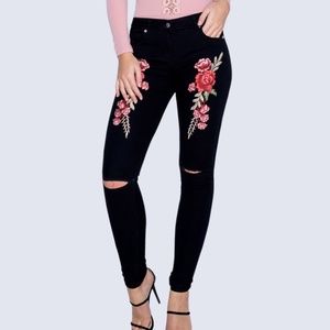 NWT Skinny Jeans with Embroidered Patch